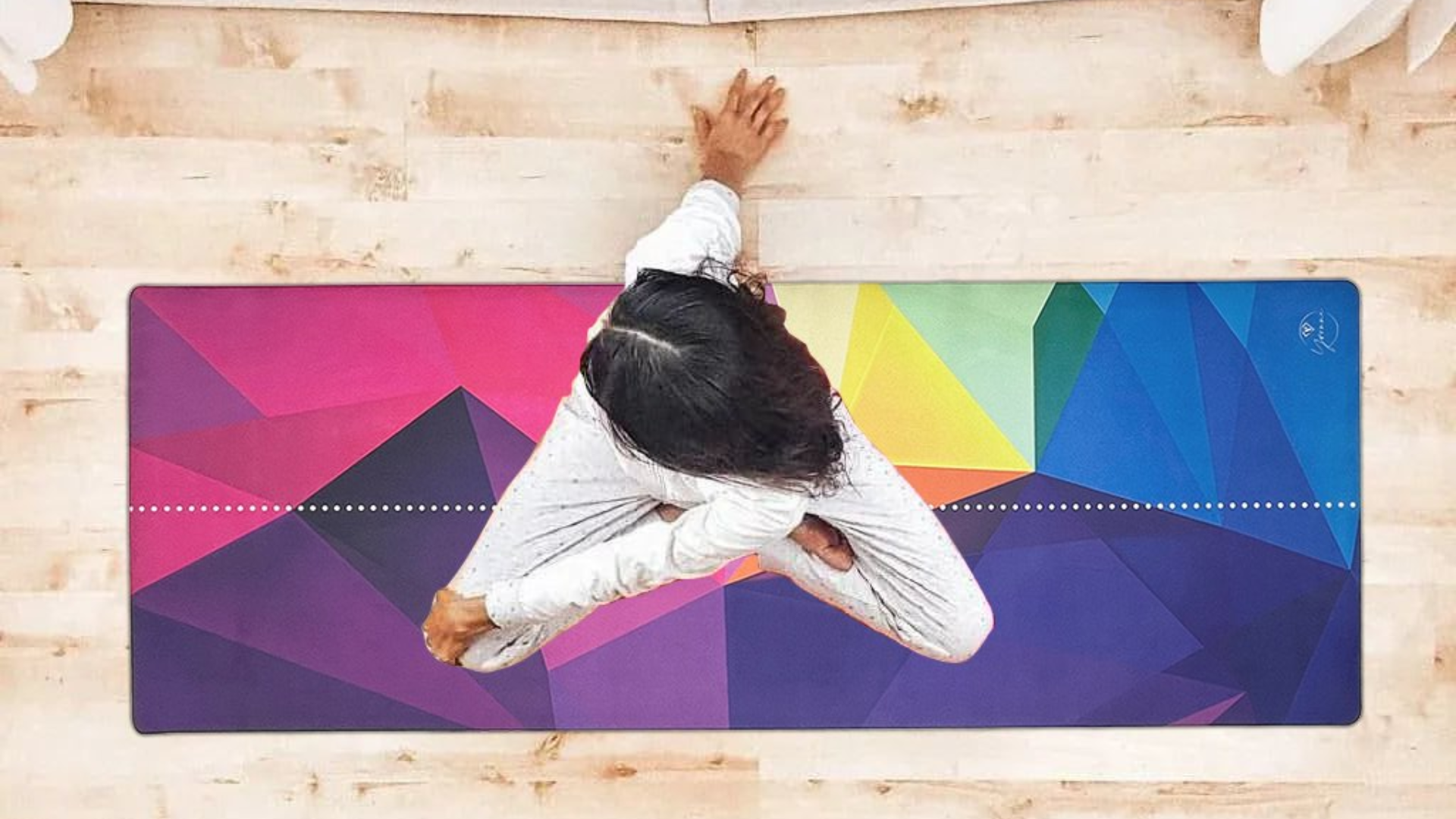 Thảm yoga hình khối 4mm và những ưu điểm tổng quan