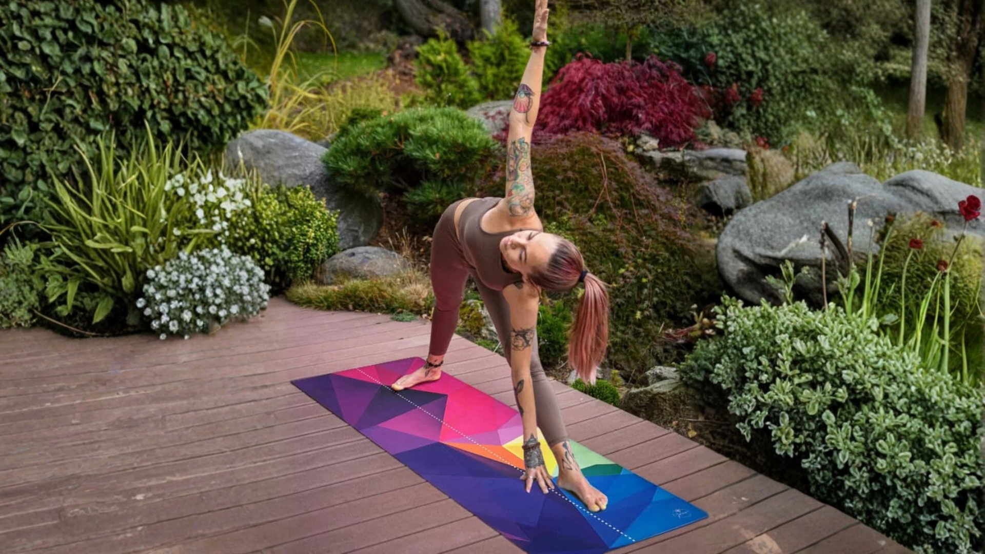 Nên mua thảm tập yoga ở đâu uy tín và an toàn?